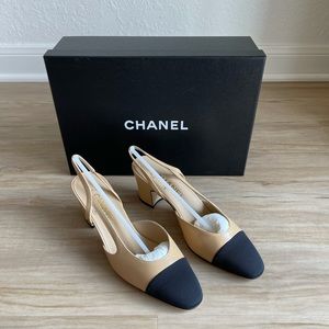 CHANEL Slingbacks